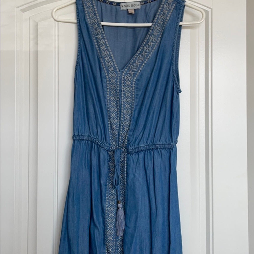 NWOT Knox Rose Chambray Dress. Size S